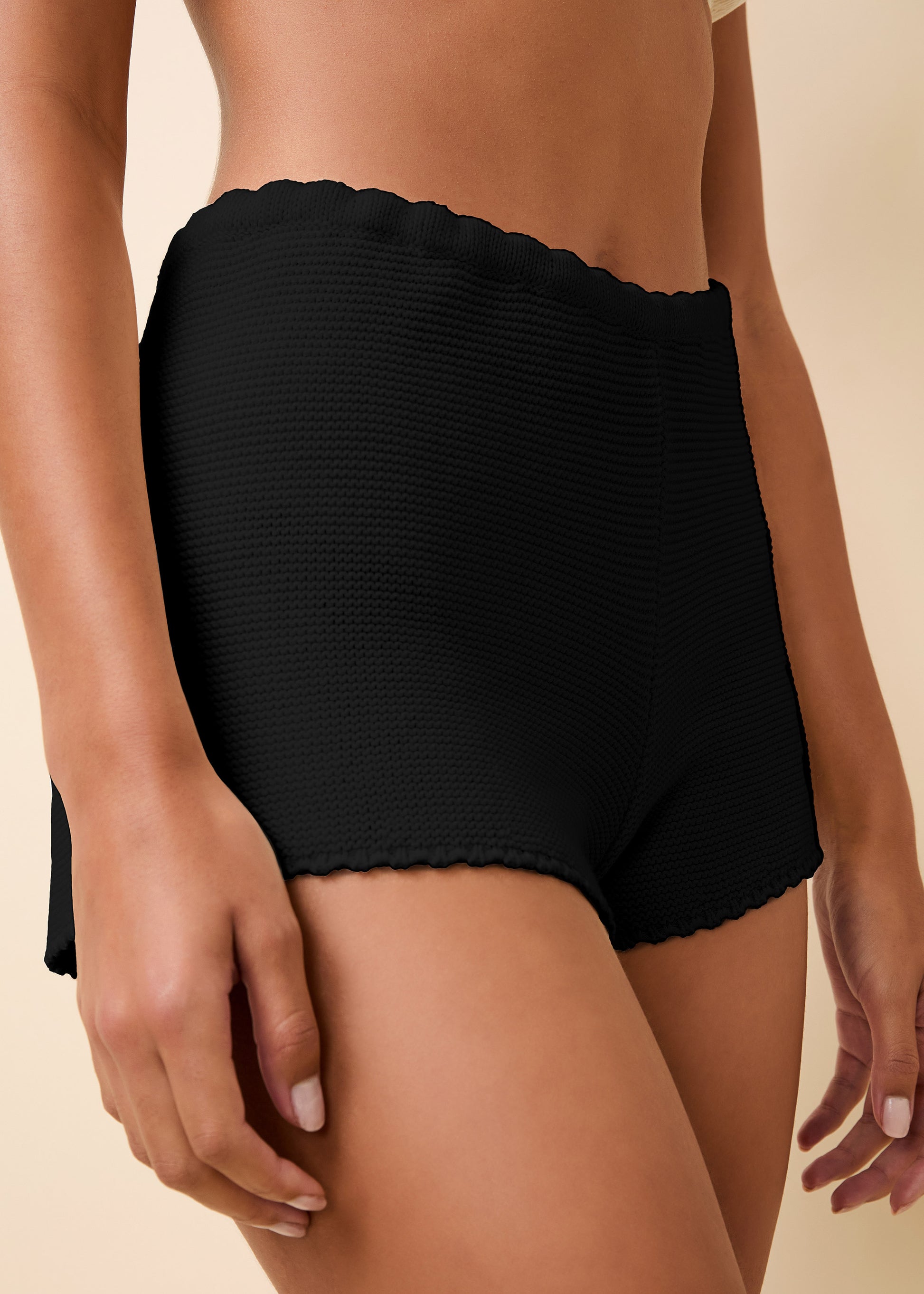 Celeste Short Noir - Solid & Striped