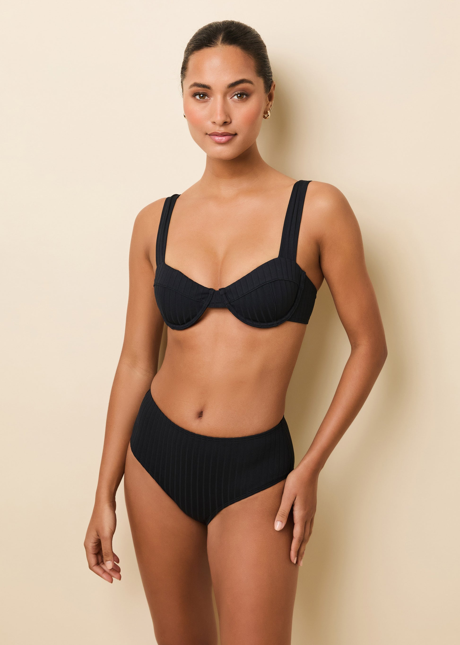 The Lilo Ribbed Bikini Bottom Noir - Solid & Striped